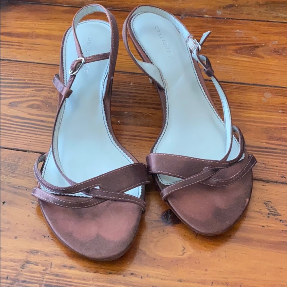 Heels - Picture 2 of 3